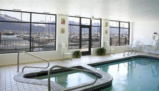 фото отеля Holiday Inn Express Seward Harbor