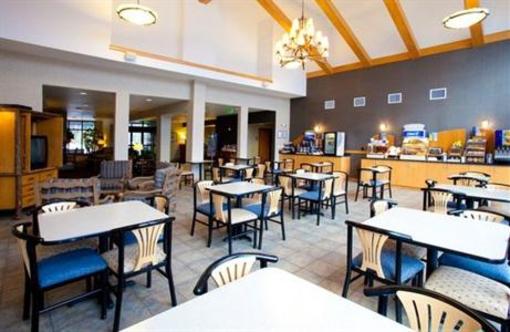 фото отеля Holiday Inn Express Seward Harbor