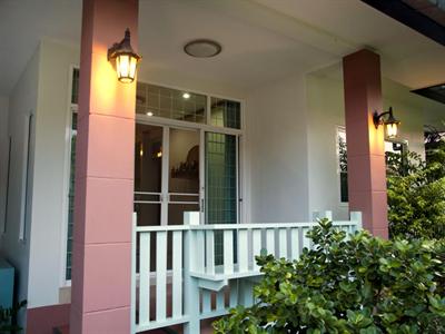 фото отеля Hat Yai Family Boutique Bed and Breakfast Nakarinthanee Village