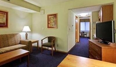 фото отеля BEST WESTERN West Towne Suites