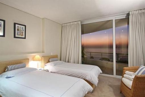 фото отеля Bay Reflections Apartments Cape Town