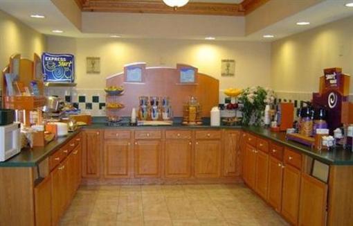 фото отеля Holiday Inn Express Hotel & Suites Defiance