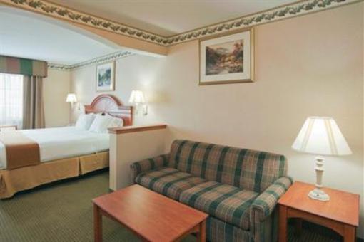 фото отеля Holiday Inn Express Hotel & Suites Defiance