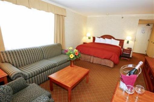 фото отеля Port Hueneme Hotel & Suites