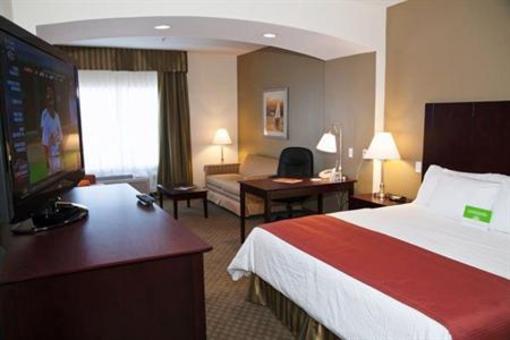 фото отеля La Quinta Inn & Suites Bridge City