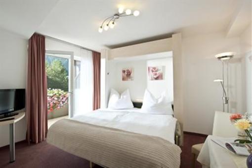 фото отеля Haus Maria Pension Bad Kleinkirchheim