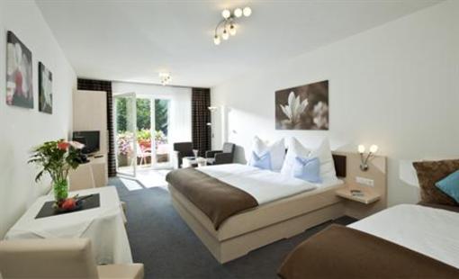 фото отеля Haus Maria Pension Bad Kleinkirchheim