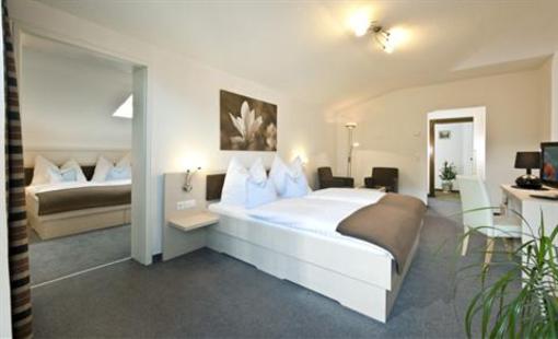 фото отеля Haus Maria Pension Bad Kleinkirchheim