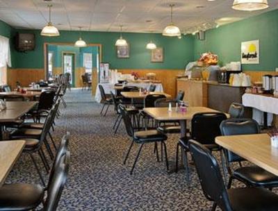 фото отеля Days Inn Mackinaw City-Lakeview