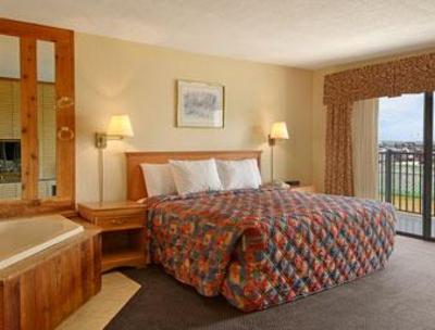 фото отеля Days Inn Mackinaw City-Lakeview