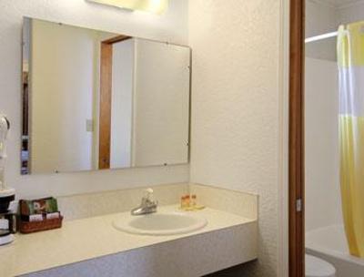 фото отеля Days Inn Mackinaw City-Lakeview