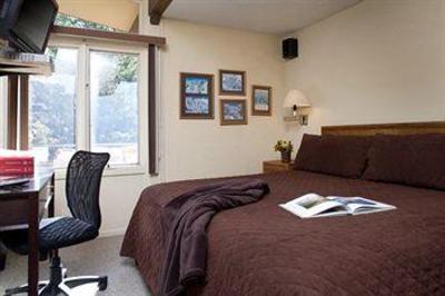 фото отеля Stonebridge Inn