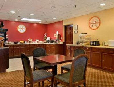 фото отеля Howard Johnson Inn & Suites Newark (Delaware)