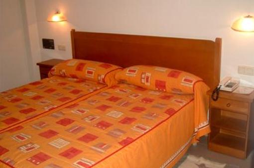 фото отеля Avenida del Sotillo Hotel La Lastrilla