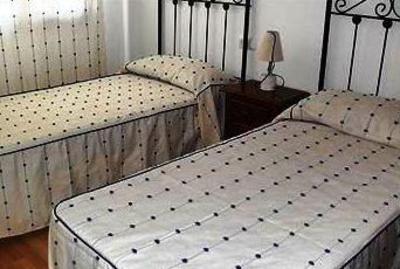 фото отеля Apartamentos Habitat Premier