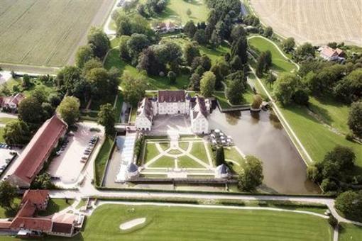 фото отеля Schlosshotel Munchhausen