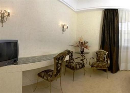 фото отеля Vulturul Negru Hotel Oradea