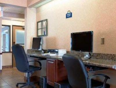 фото отеля Days Inn and Suites Airport Albuquerque