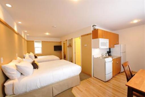 фото отеля Elizabeth Lake Lodge