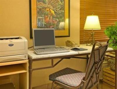 фото отеля Baymont Inn & Suites Conroe