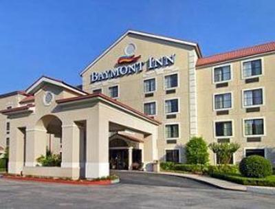 фото отеля Baymont Inn & Suites Conroe