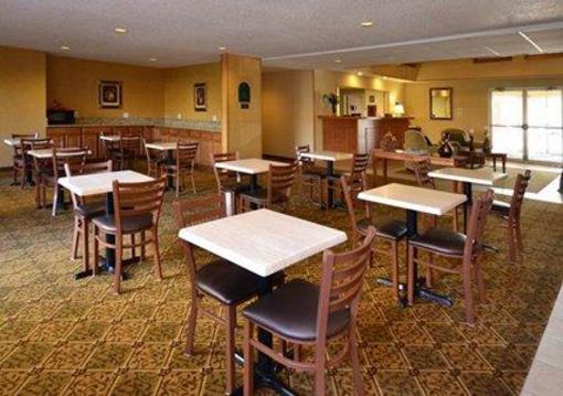 фото отеля Mainstay Suites Cedar Rapids