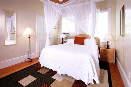 фото отеля Avalon Bed and Breakfast Key West