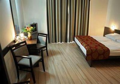 фото отеля CE Plaza Hotel