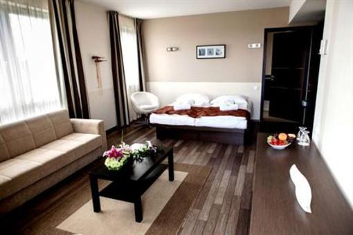 фото отеля CE Plaza Hotel