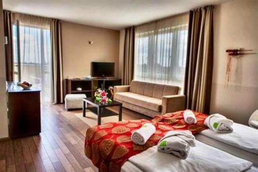 фото отеля CE Plaza Hotel