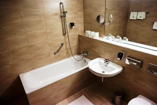 фото отеля CE Plaza Hotel