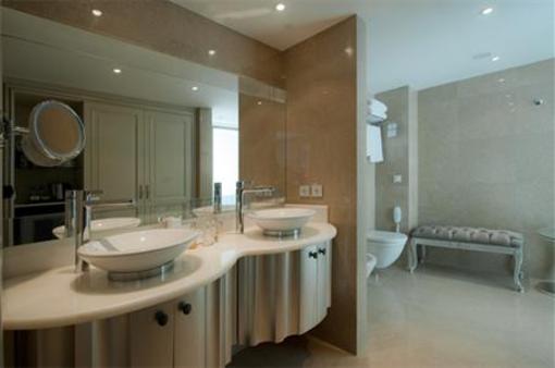 фото отеля CVK Hotels
