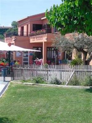 фото отеля Hostal Les Roques