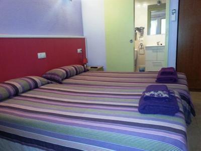фото отеля Hostal Les Roques