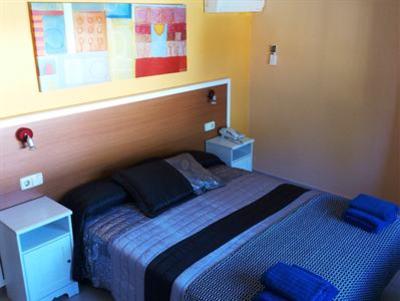 фото отеля Hostal Les Roques