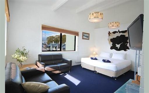 фото отеля Cedarwood Apartments
