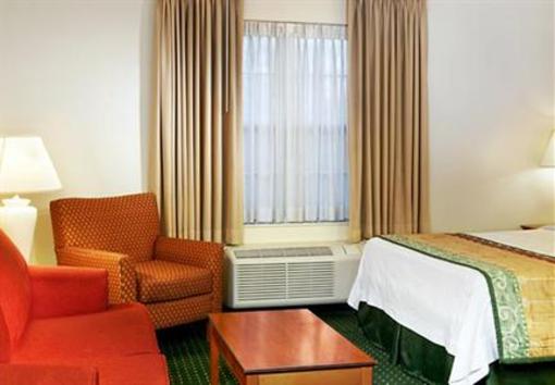 фото отеля TownePlace Suites Virginia Beach