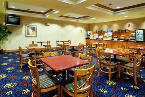 фото отеля Holiday Inn Express Hotel & Suites Richmond North Ashland
