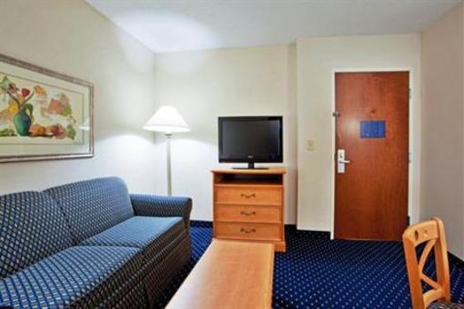 фото отеля Holiday Inn Express Hotel & Suites Richmond North Ashland