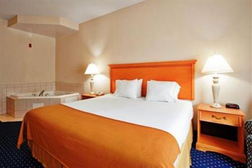 фото отеля Holiday Inn Express Hotel & Suites Richmond North Ashland