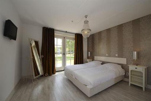 фото отеля Hotel Recreatiepark Wiringherlant Hippolytushoef