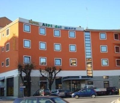 фото отеля Hotel Ristorante Alpi del mare
