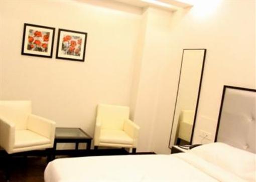 фото отеля Hotel Pitrashish Grand