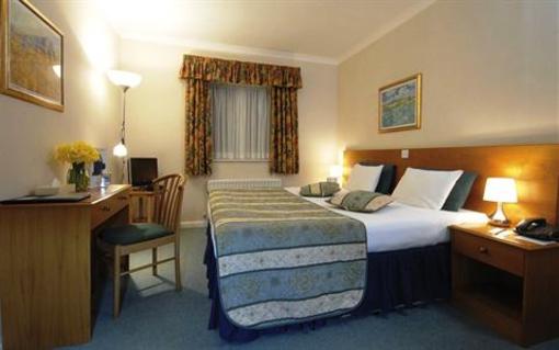 фото отеля Comfort Hotel Reading West