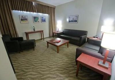 фото отеля Canad Inns Garden City