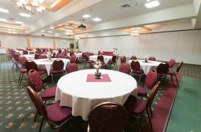 фото отеля Canad Inns Garden City