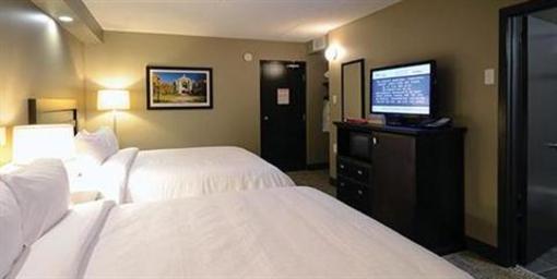 фото отеля Canad Inns Garden City