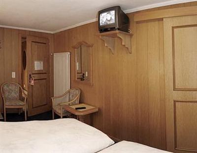 фото отеля Hotel Helvetia Zermatt