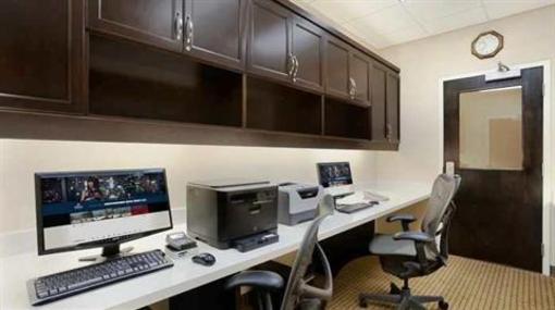 фото отеля Hilton Garden Inn Edmonton International Airport