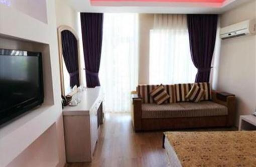 фото отеля Hotel Lara World